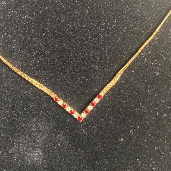 VINTAGE Avon red and CZ short gold snake chain necklace - Picture 2 of 6